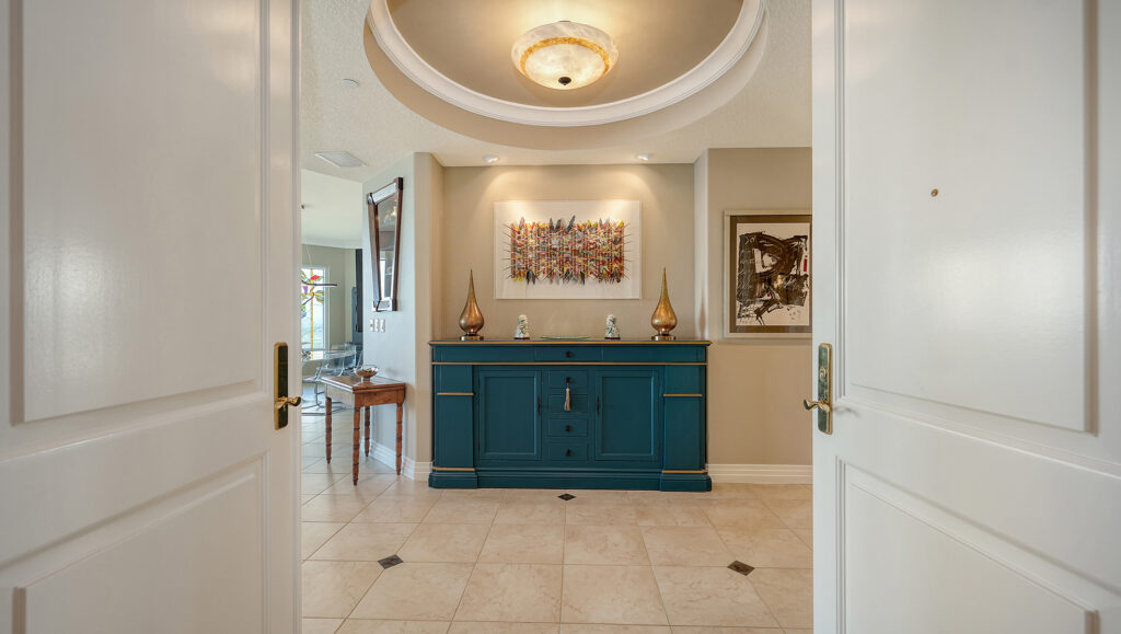 Beau Ciel 1203 Foyer