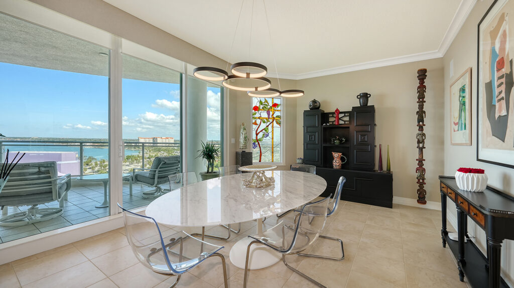 Beau Ciel 1203 Dining