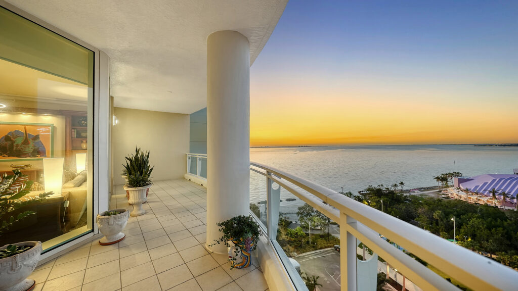 Beau Ciel 1203 Views