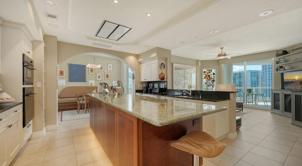 Beau Ciel 1203 Kitchen