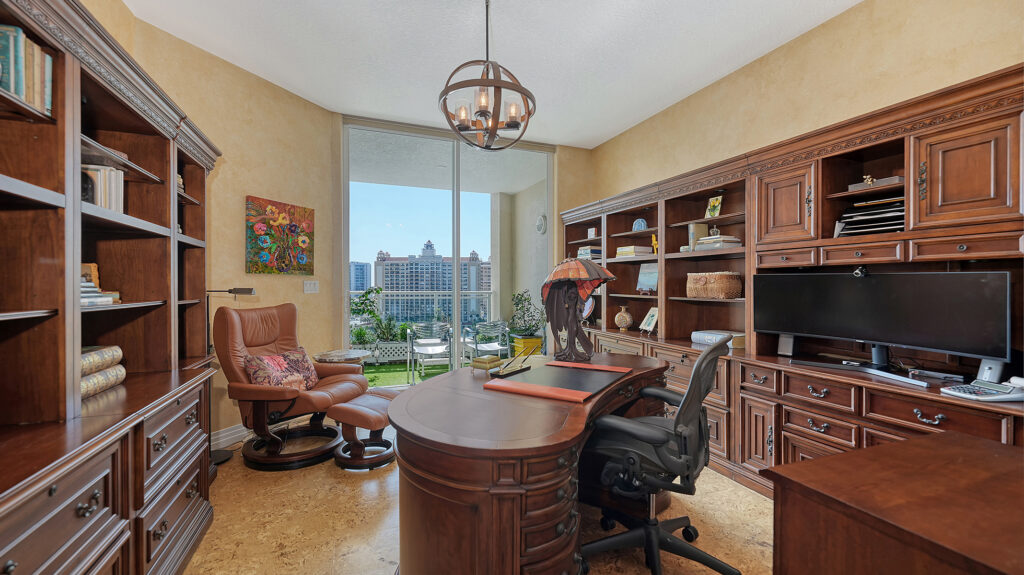 Beau Ciel 1203 Office